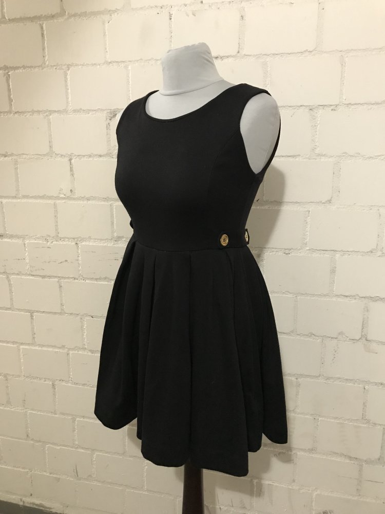 Schwarzes Kleid dickerer Stoff