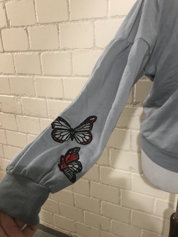 Pullover mit Stickerei