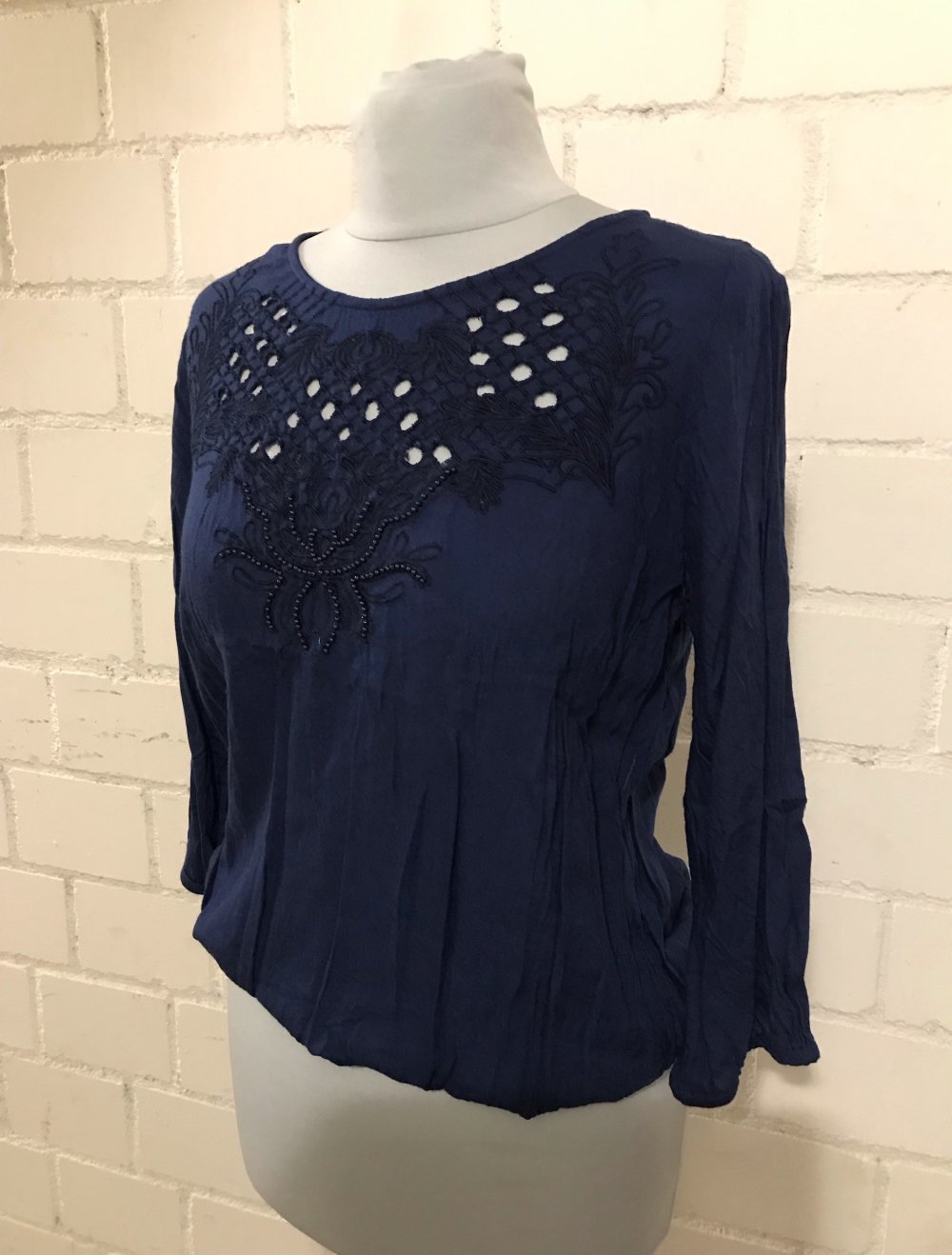 Bluse mit Lochmuster