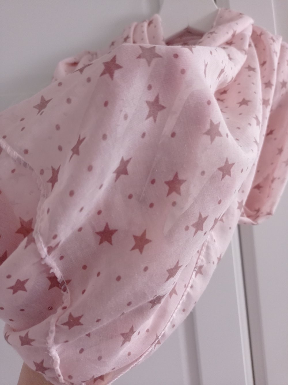 Loop-Schal mit Sternen 