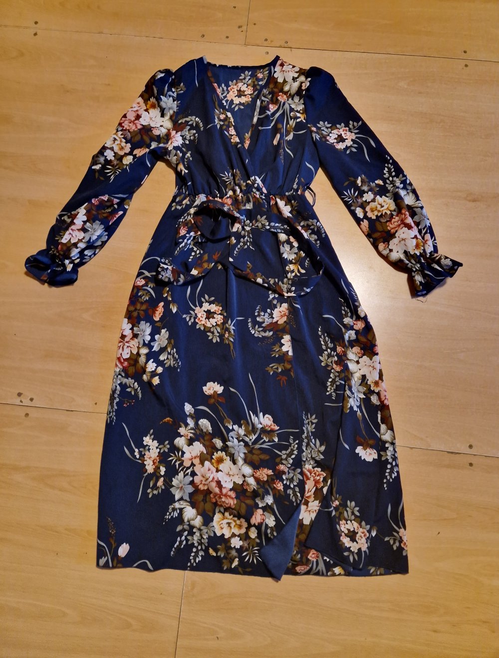 Shein Kleid XS Blumen blau Midikleid