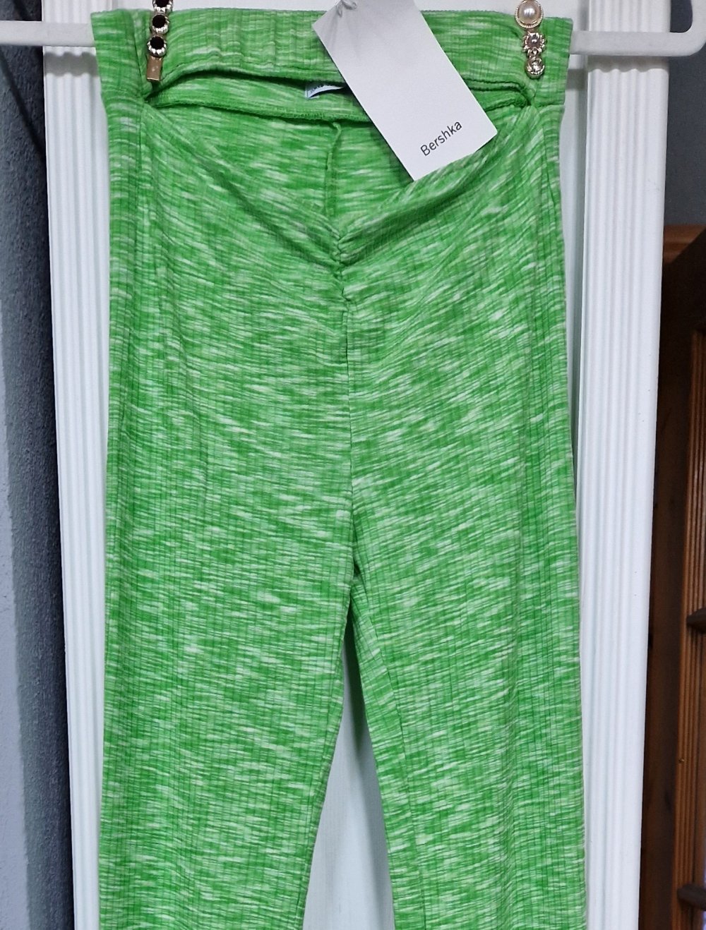 bershka süsse hose mit  cutouts gr.34 / xs neu