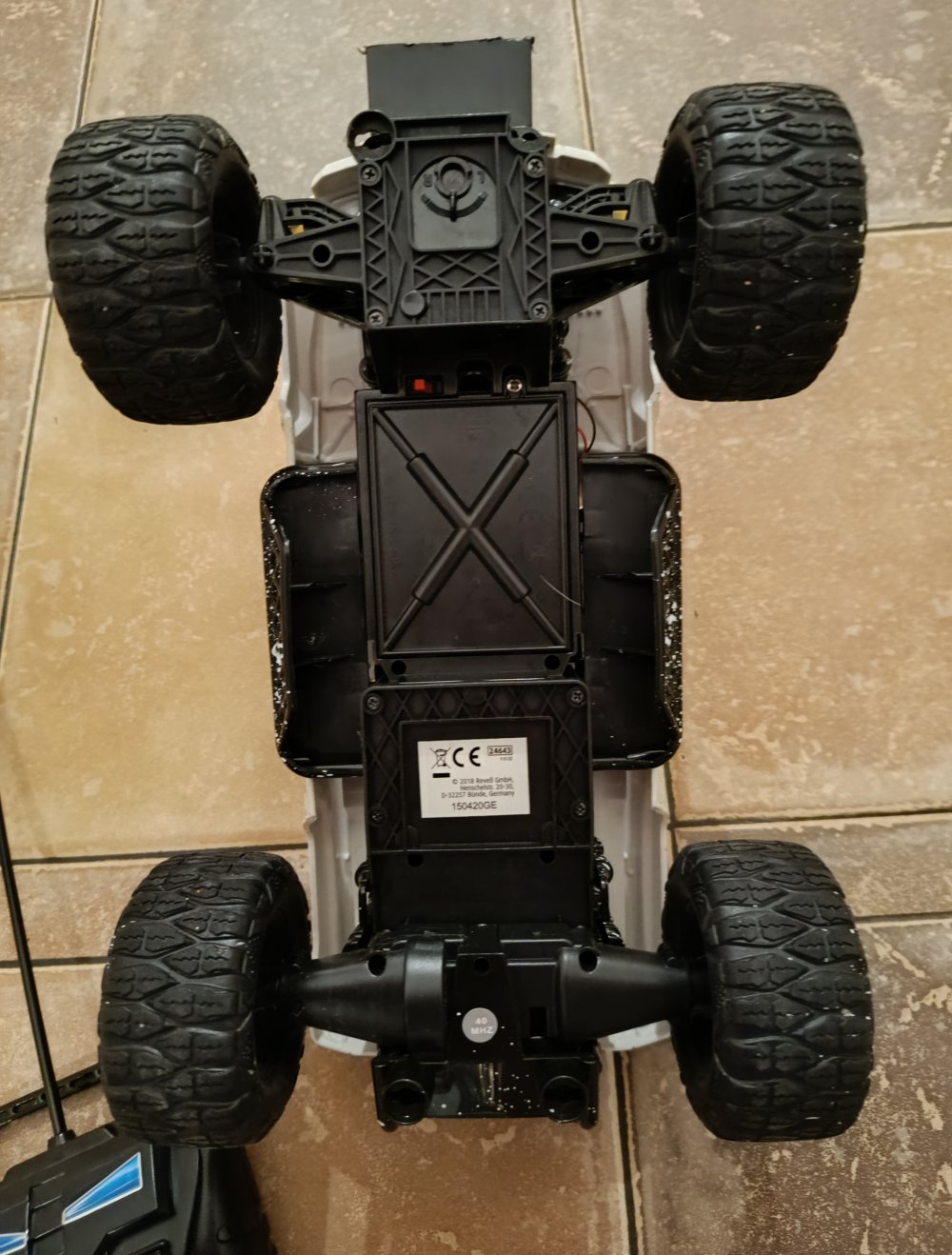 ferngesteuertes Auto Revell mud scout