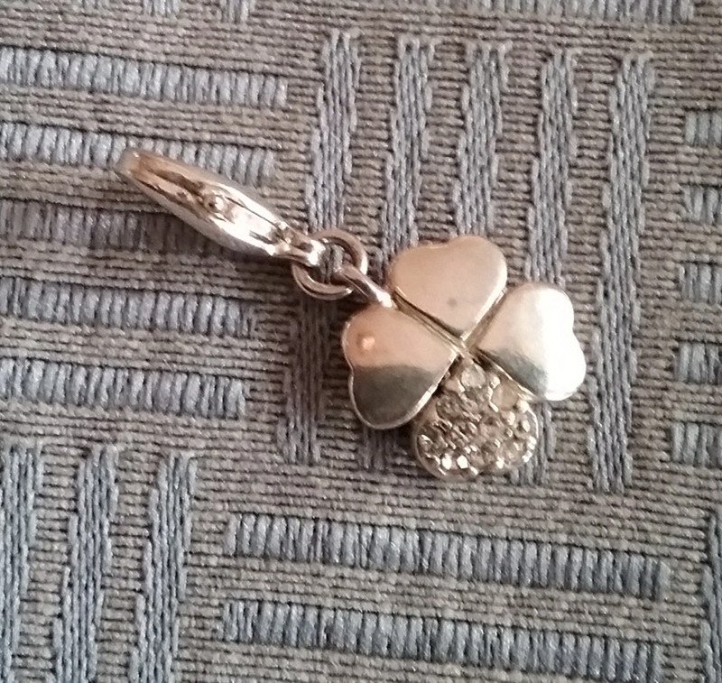 Anhänger Kleeblatt für Bettelarmbänder, silberfarben mit Strass