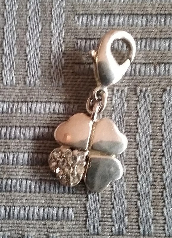 Anhänger Kleeblatt für Bettelarmbänder, silberfarben mit Strass