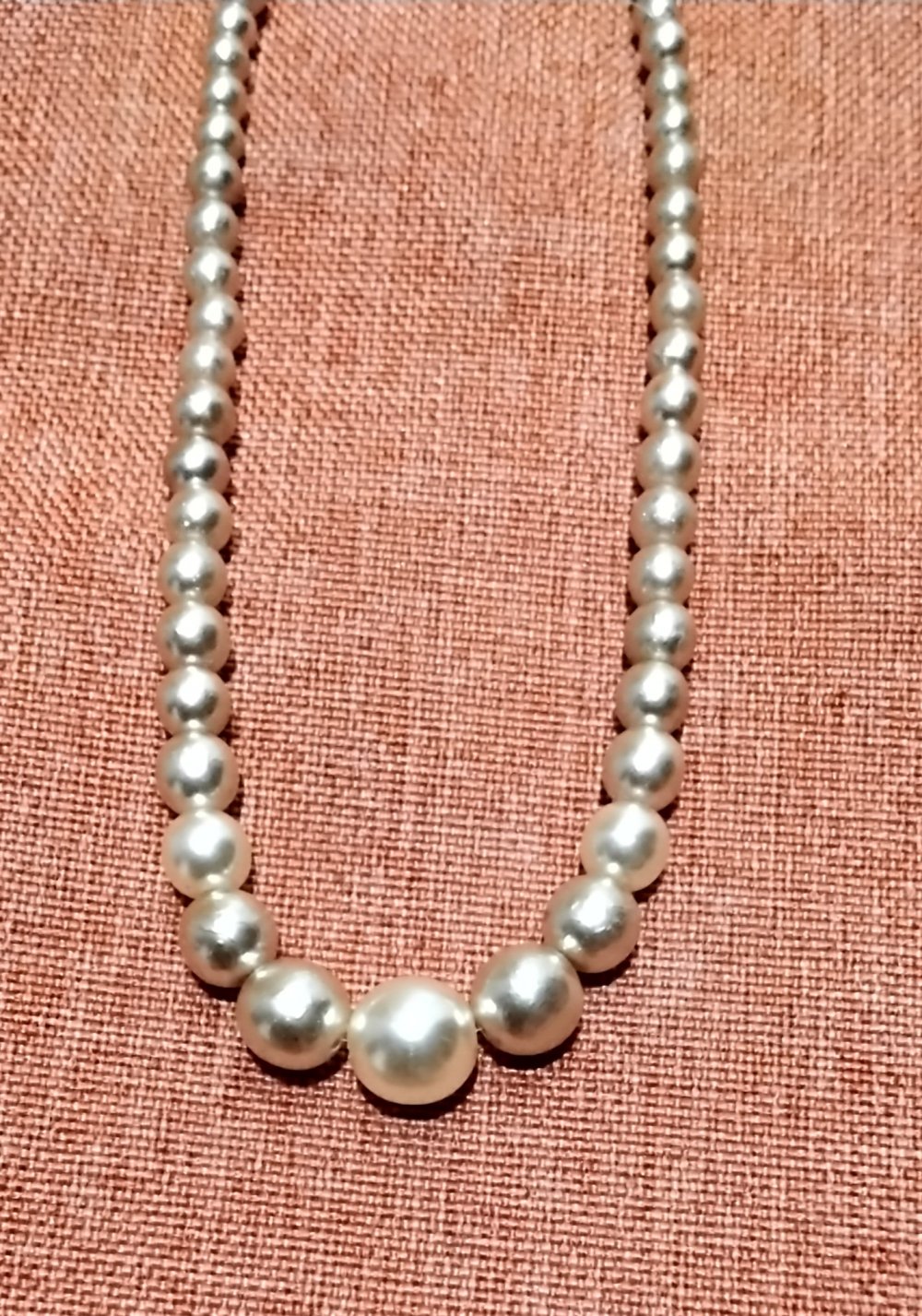 Perlenkette, Halskette mit Verlauf, aprikotfarben, Modeschmuck 