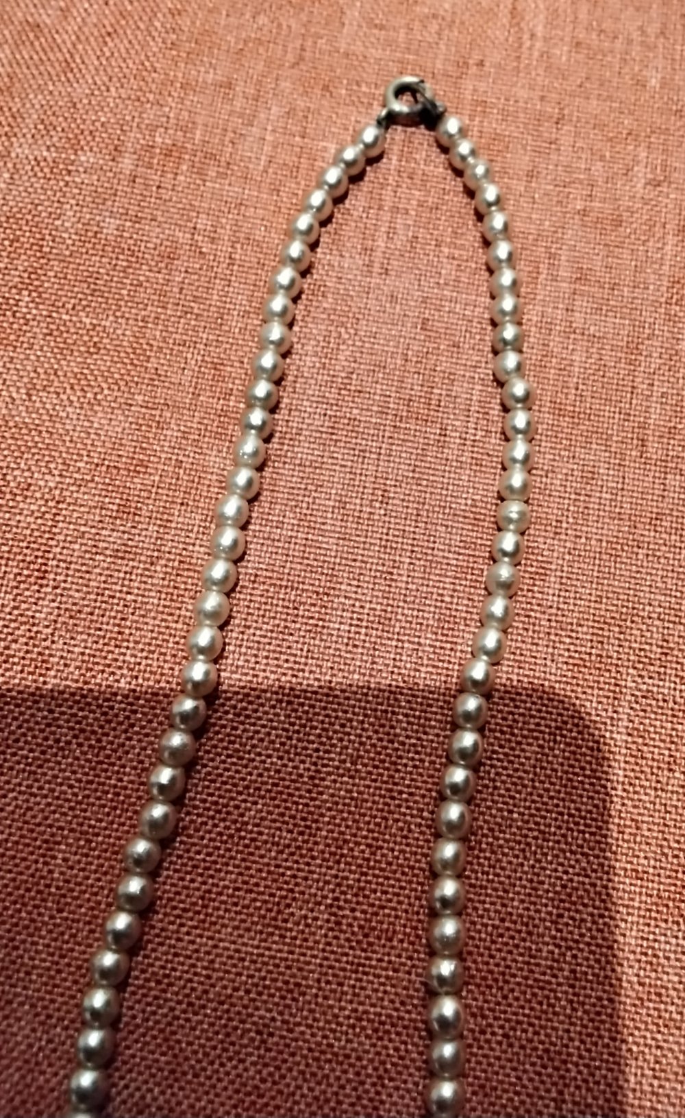 Perlenkette, Halskette mit Verlauf, aprikotfarben, Modeschmuck 