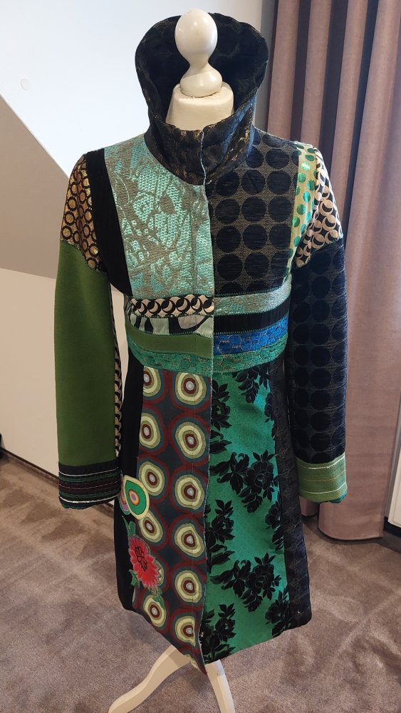 Desigual Original Mantel