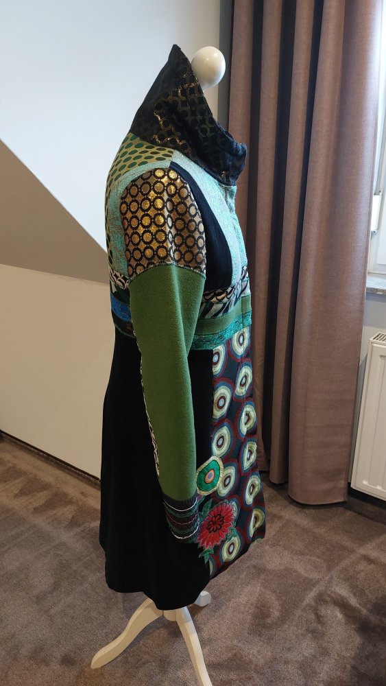 Desigual Original Mantel