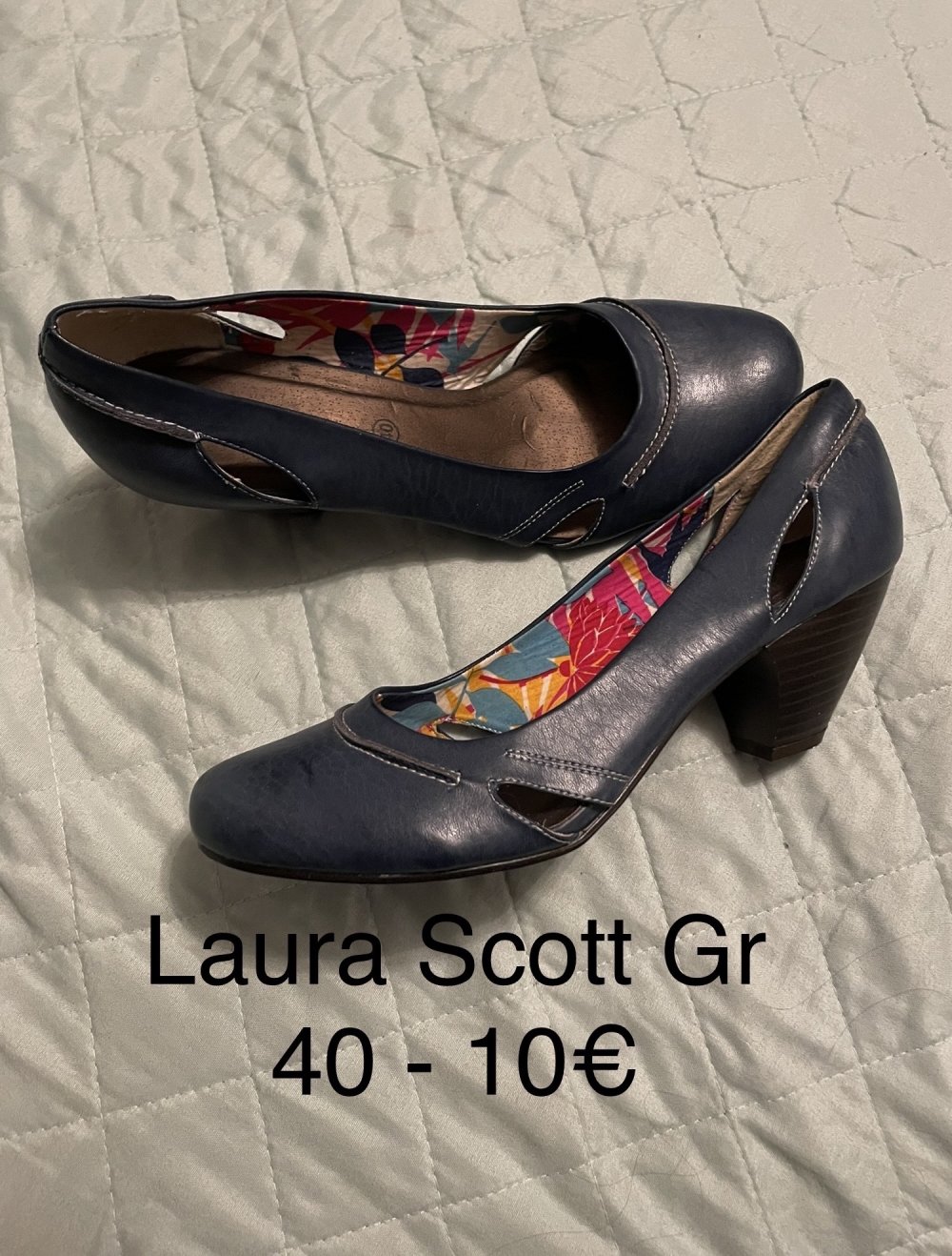 Laura Scott Pumps