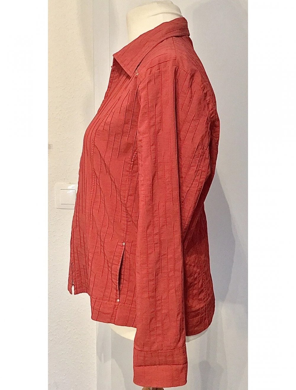 Gina Laura Bluse Gr.M Taschen Reißverschluss Nieten Tragekomfort Neuwertig