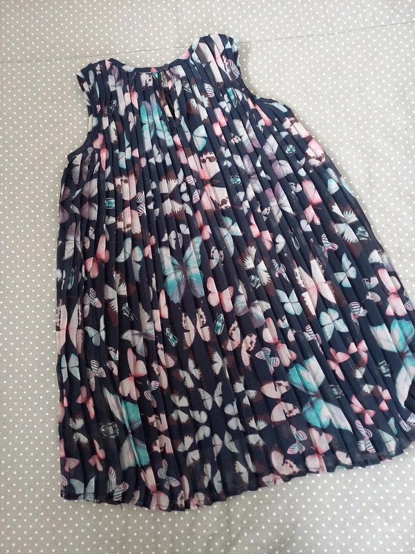 H&M Kleid Gr 122, Mädchen, Sommer, Frühling, Hängerchen, Falten, festlich