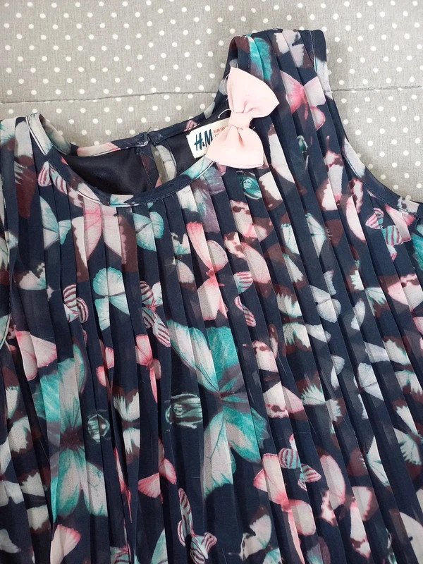 H&M Kleid Gr 122, Mädchen, Sommer, Frühling, Hängerchen, Falten, festlich