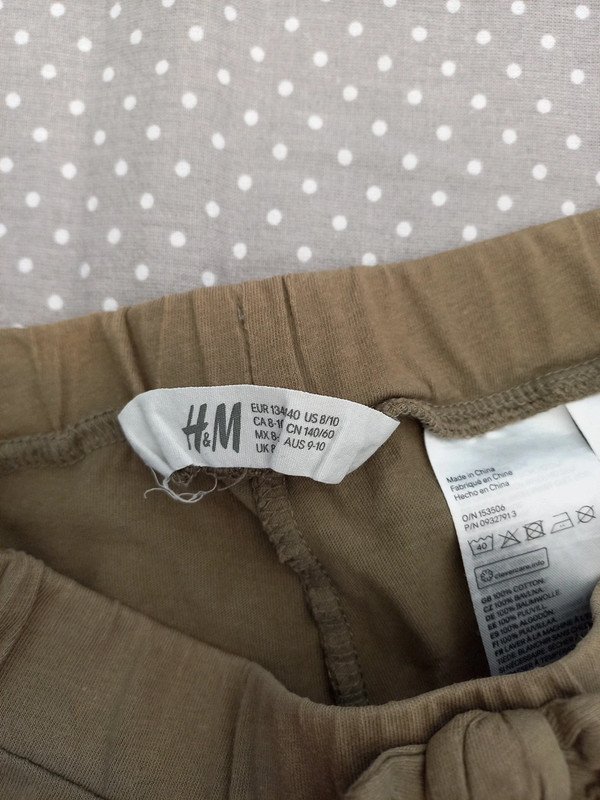 H&M Sweat Shorts Gr 134/140, weites Bein, bequem, Mädchen, khaki, mit Schleife, Sommer