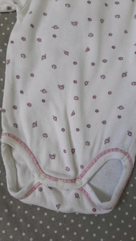 BioBaby Einteiler Body aus Biobaumwolle Gr. 62/68 mit rosa Blümchen