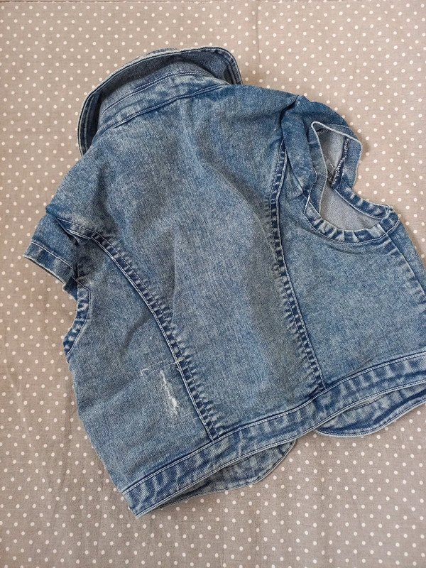 Pampolina Jeans Weste Gr 122 ärmellos, Used-Style, Jacke ärmellos, Pailletten, Schulanfang
