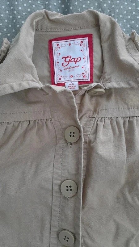 GAP süße Jacke Gr. 116/122 Mädchen, Jacke leicht Trenchcoat kurz, Frühling, Sommer, 3/4 Ärmel, creme, beige