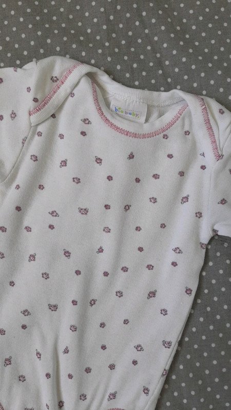 BioBaby Einteiler Body aus Biobaumwolle Gr. 62/68 mit rosa Blümchen
