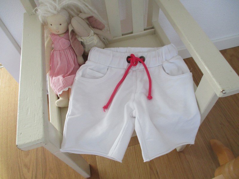 TOP! Update Sweat Shorts Gr. 104, Mädchen Sommer, Italienmode, Weiß, Sporthose, Turnen