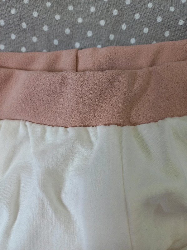 Little Ones Shorts Gr 134/140 Mädchen, creme, Sweat Hose, Sommer