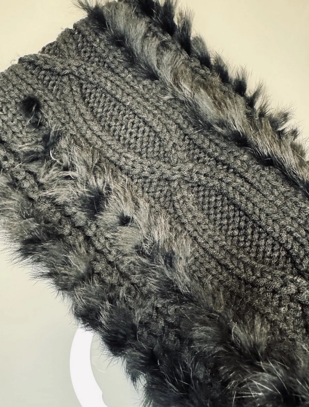 Schöner Schal Strick Strickschal Echt Pelz Fell Schwarz Winterschal 200 X 15cm