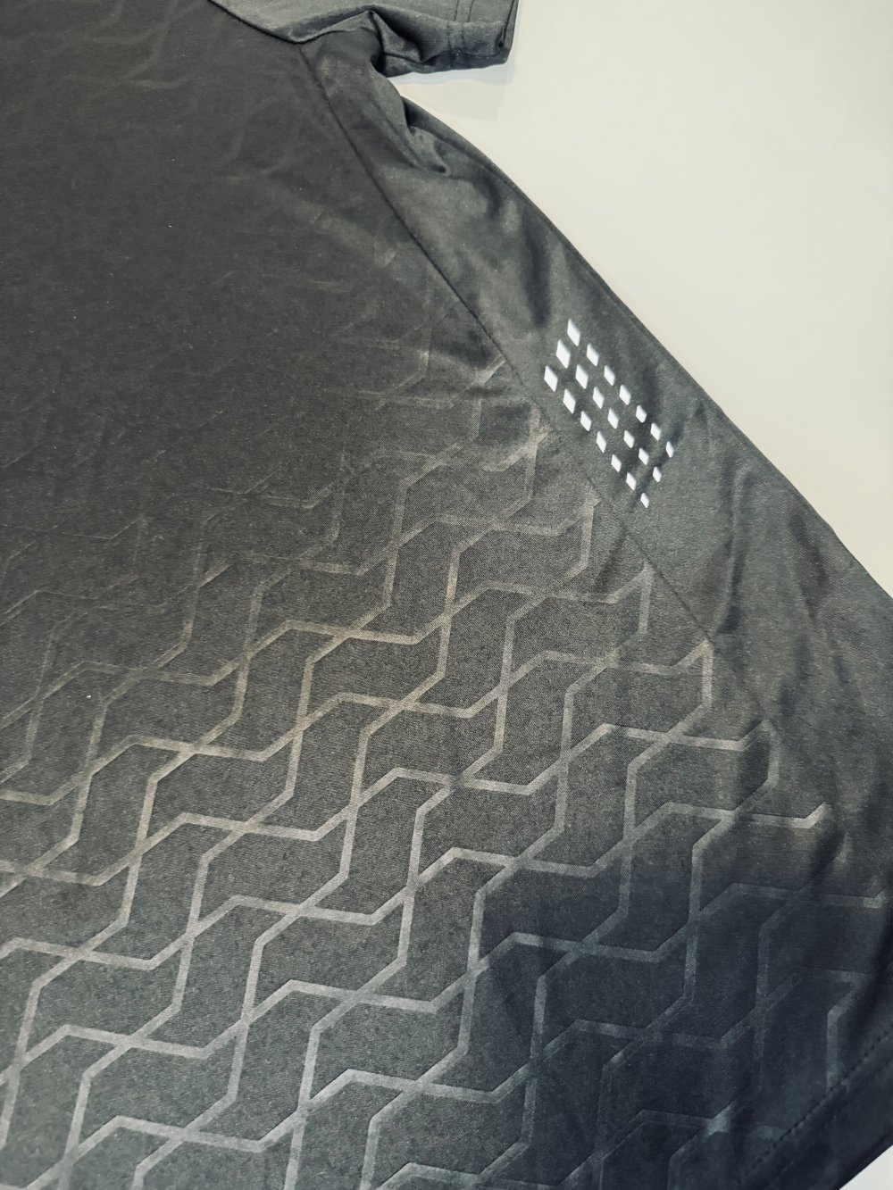 Schönes Herren T-Shirt Shirt Oberteil Kurzarm Sportlich Sport M Top Schwarz