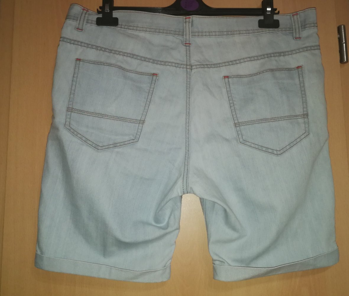 Jeansshorts (Gr. 48)