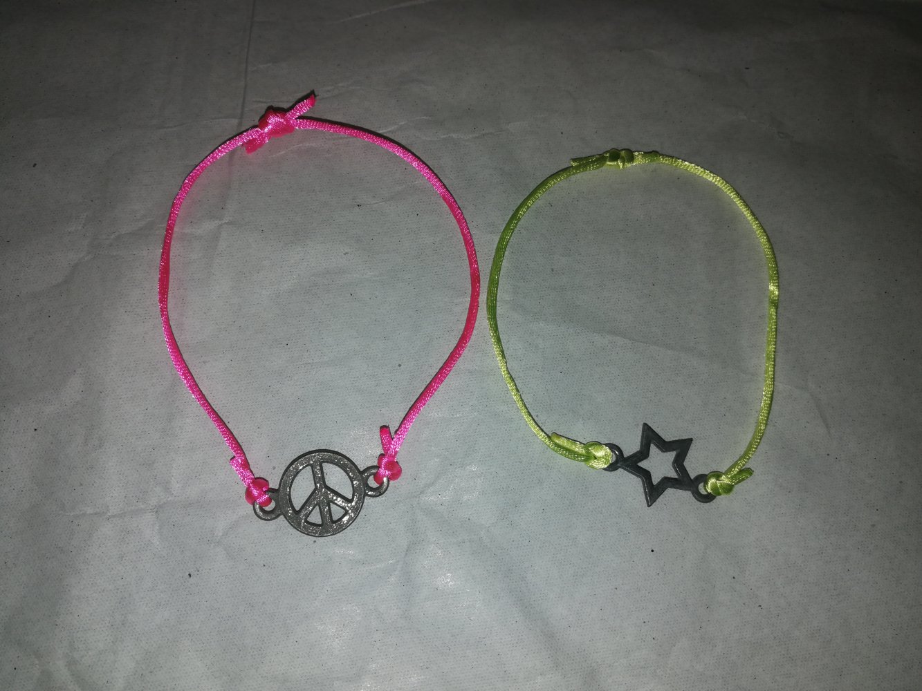 neonfarbene Armbänder (neu)