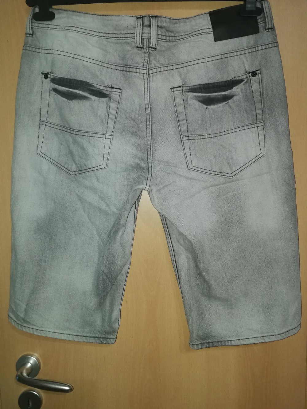 kurze graue Jeans (Gr. 34)