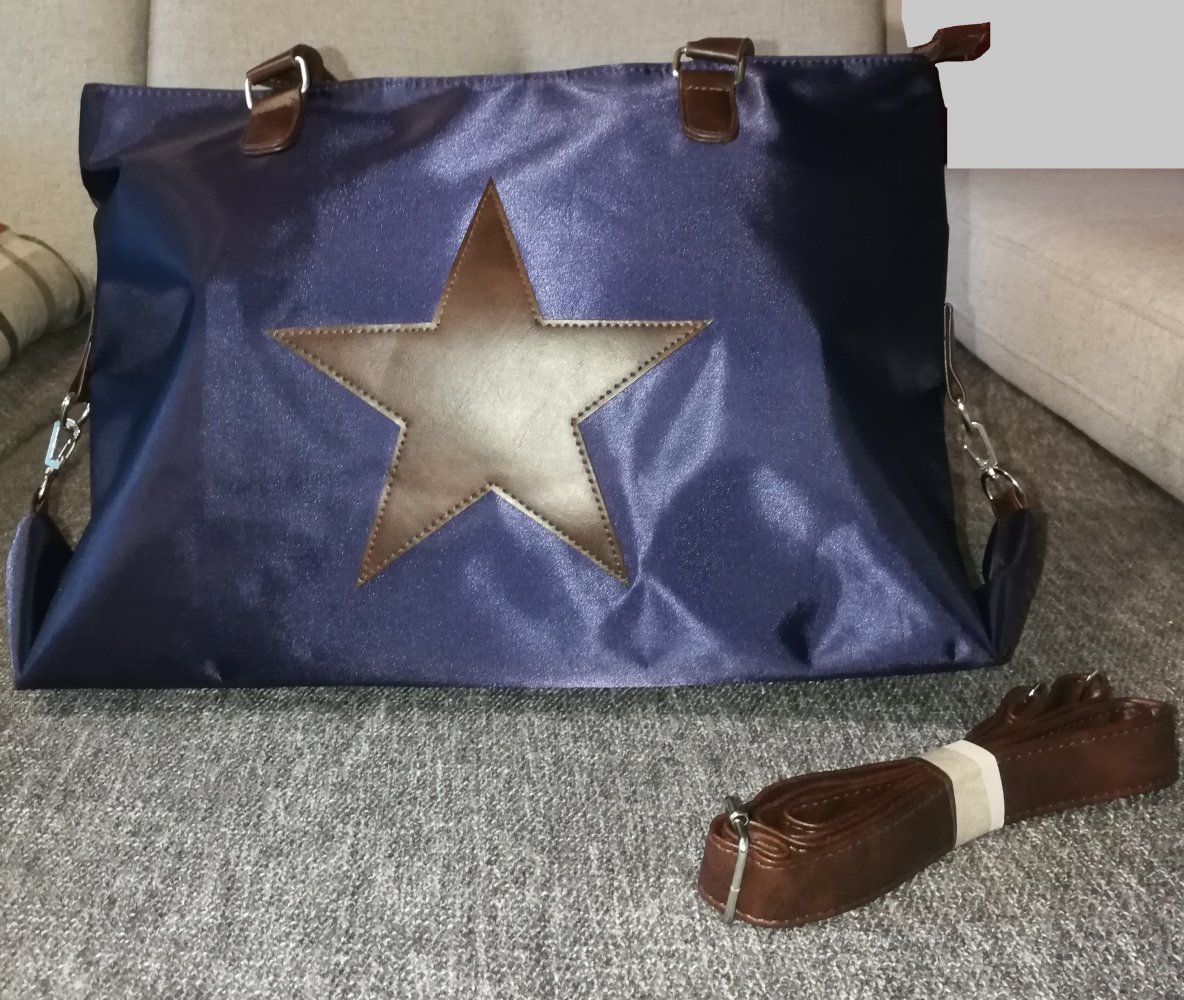 dunkelblaue Tasche