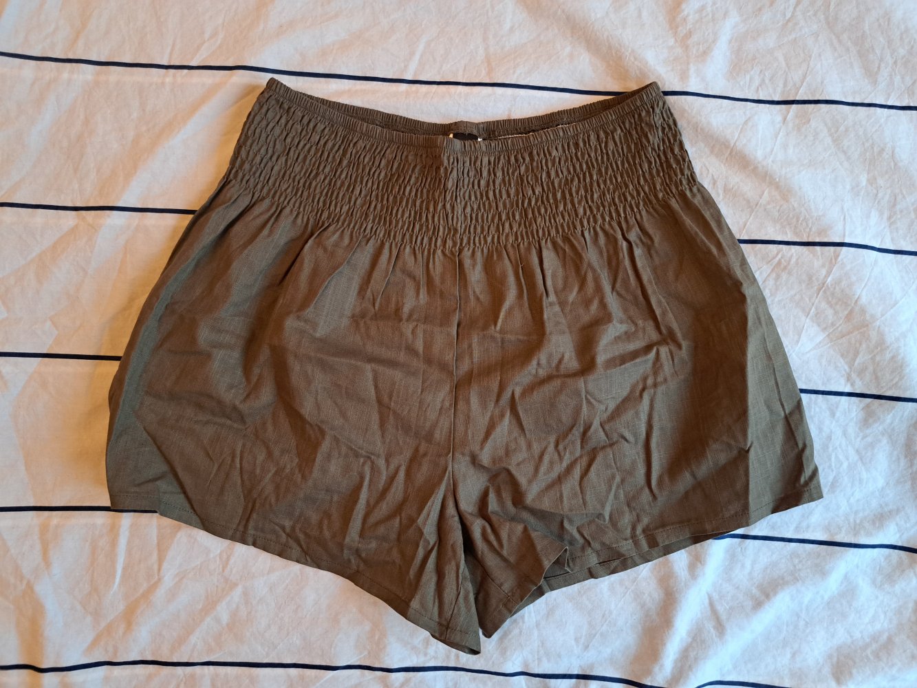 High Waist Shorts Gr. S Kaki Hotpants