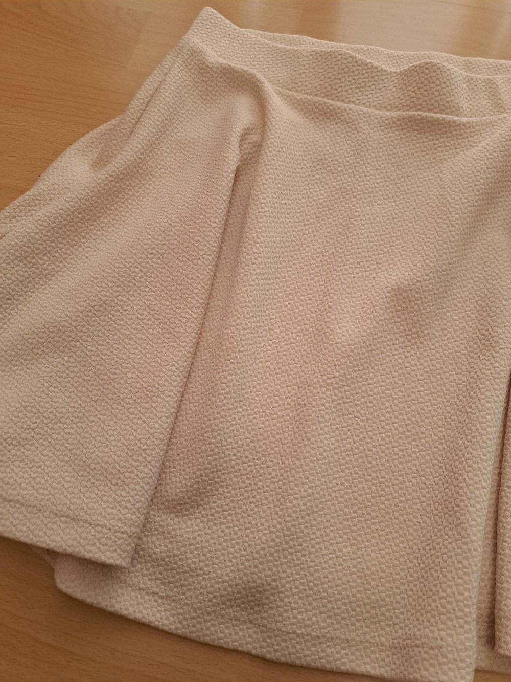 Cremefarbener Rock Gr. S Highwaist Struktur