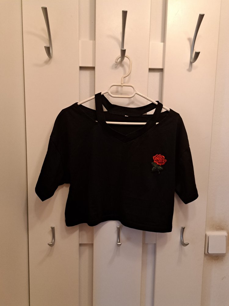  Crop Shirt Gr. S mit Rose Blume Crop Shirt Gr. S mit Rose Blume Crop Shirt Gr. S mit Rose Blume Crop Shirt Gr. S mit Rose Blume  Ähnlichen Artikel verkaufen? Selbst verkaufen Crop Shirt Gr. S mit Rose Blume