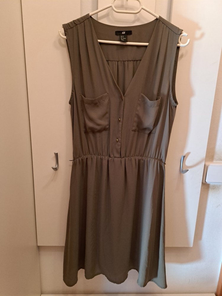 H&M Kleid Gr. 38 olivgrün mit Taschen