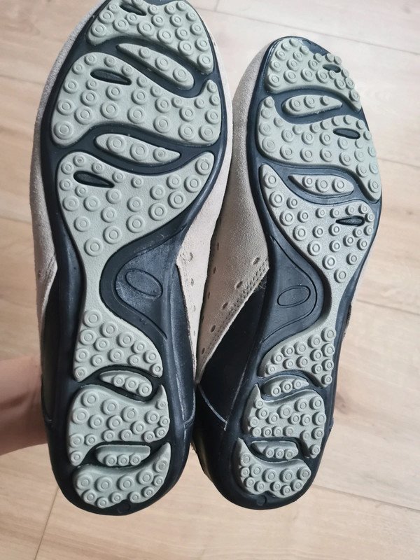 Turnschuhe in 41 wie neu