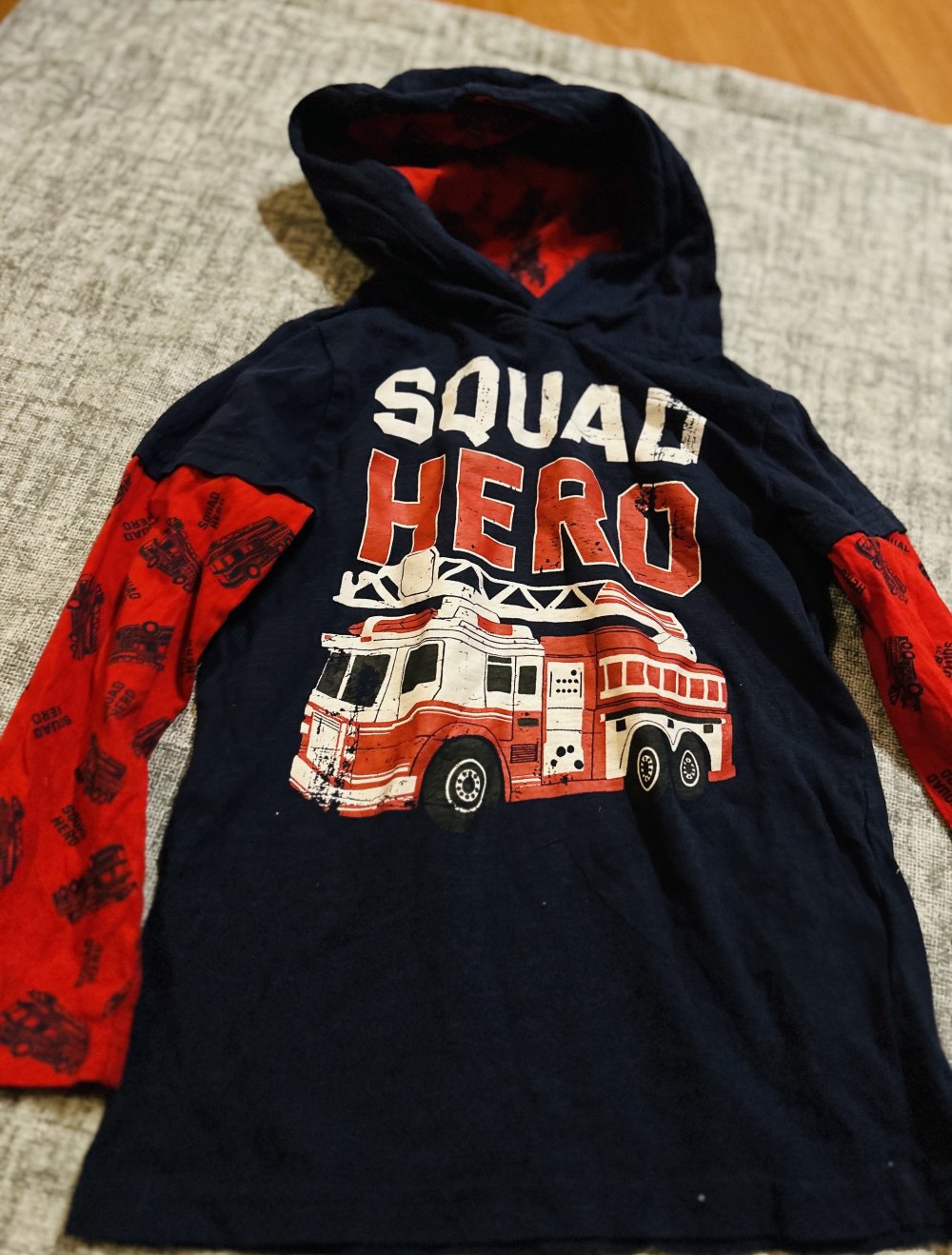 Langarmshirt mit Kaputze