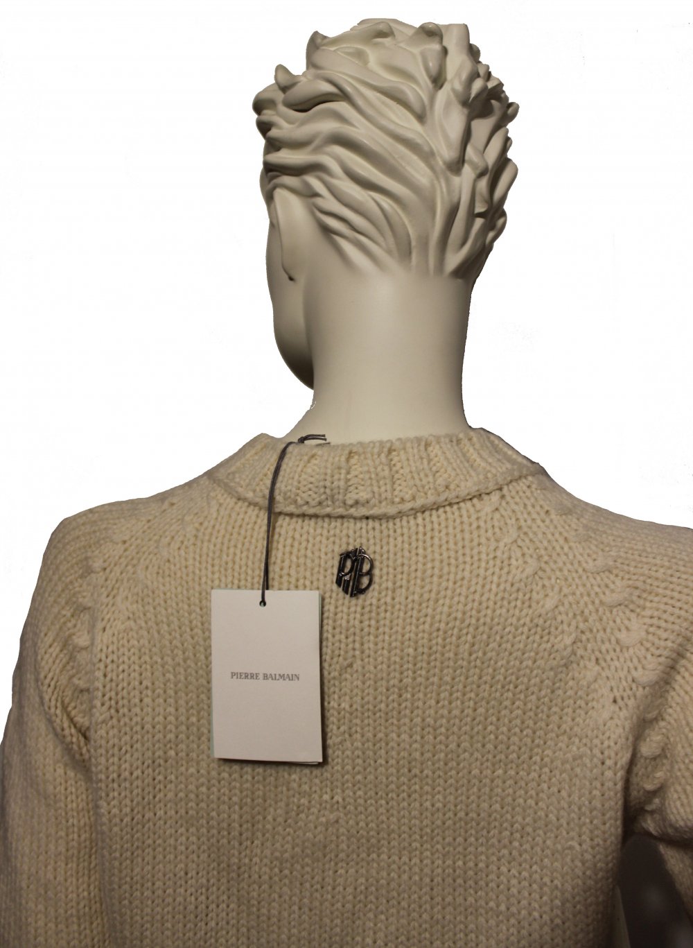 NEU: Strick-Pulloverkleid, creme-weiß mit lässigen Nieten-Applikationen von Pierre Balmain, Paris, Boutiquenpreis 489 €