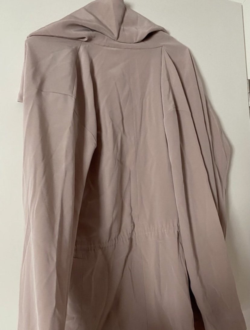 Marc Cain Trenchcoat Mantel Coat dünn Seide wie neu nur anprobiert Creme Beige Taube Rose Satin Original