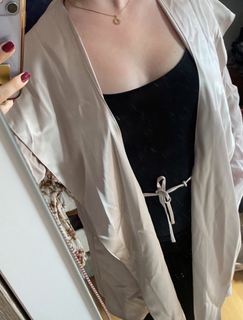 Marc Cain Trenchcoat Mantel Coat dünn Seide wie neu nur anprobiert Creme Beige Taube Rose Satin Original