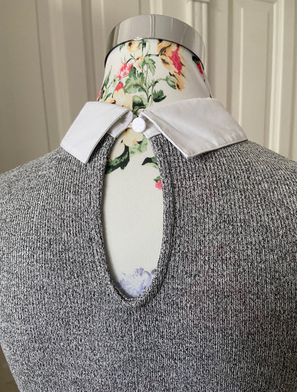 Graues Strickkleid Wednesday Style, S