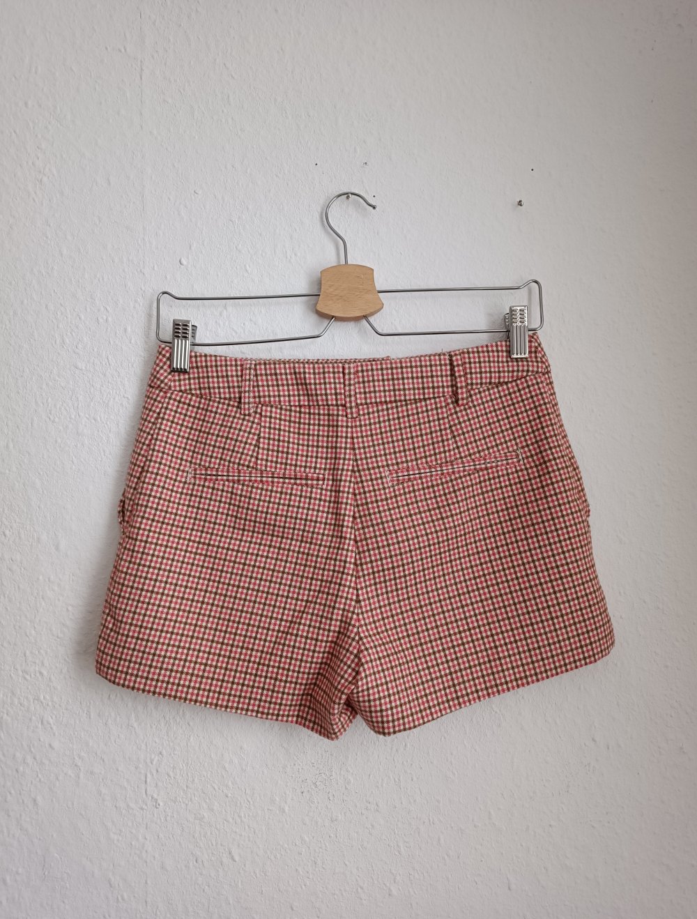Korallfarbene karierte Shorts von H&M