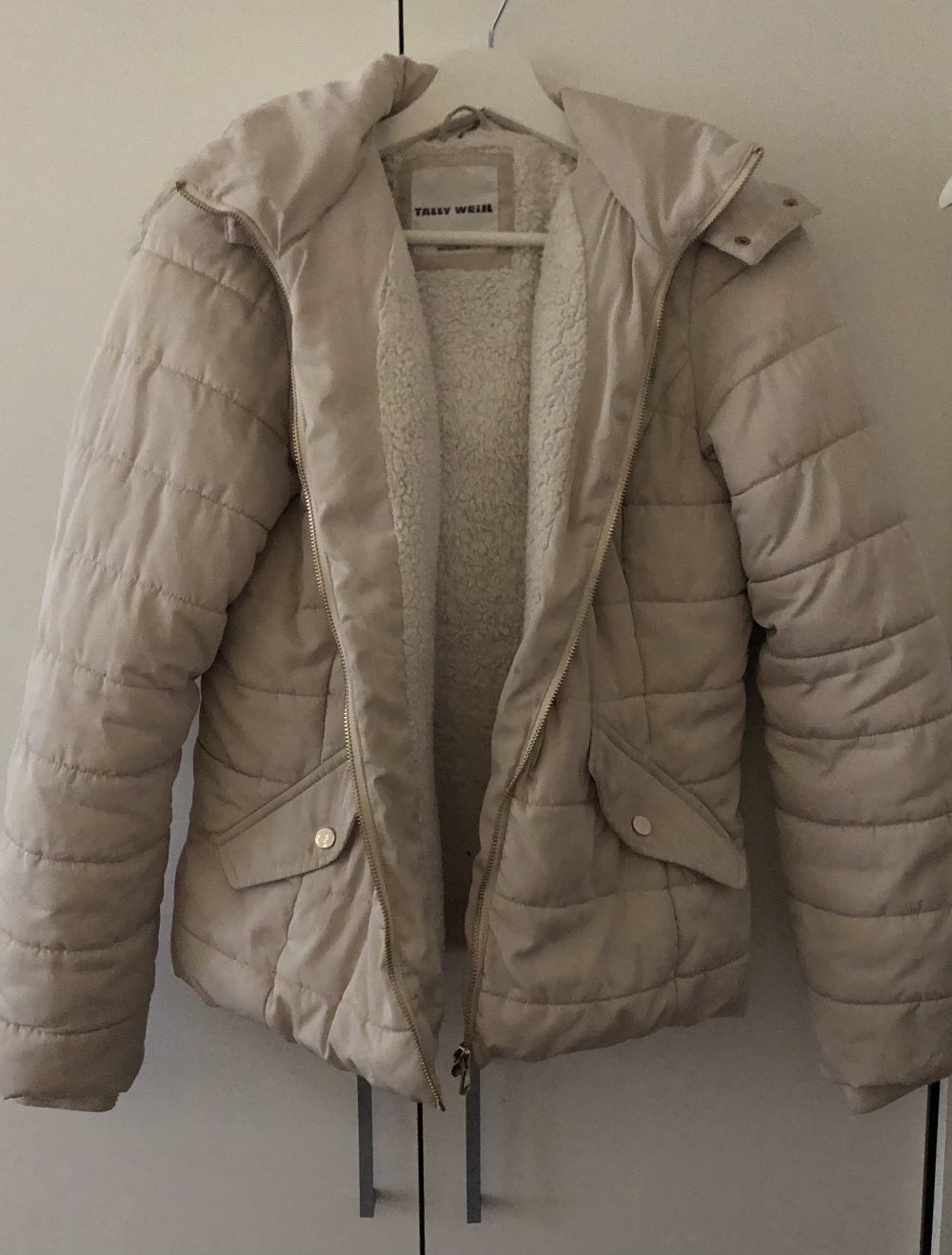 Beige/Creme Winterjacke