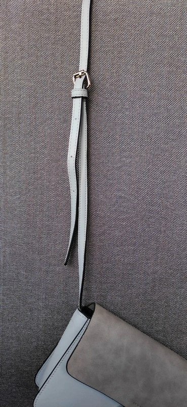 Umhängetasche im hellen Colour block