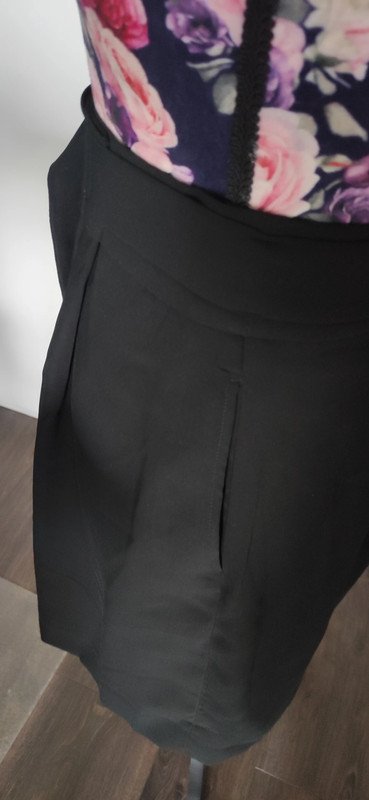 Schwarzer High Waist Rock mit Gürtel