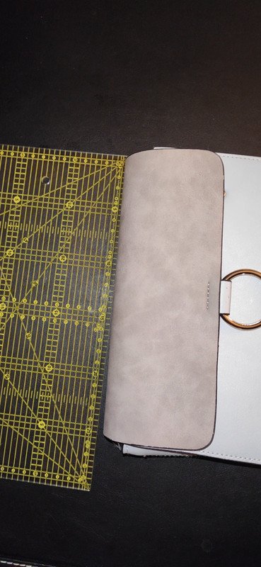 Umhängetasche im hellen Colour block