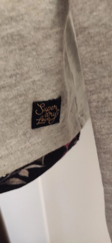 Sweatshirt mit Cut Outs und Spitze