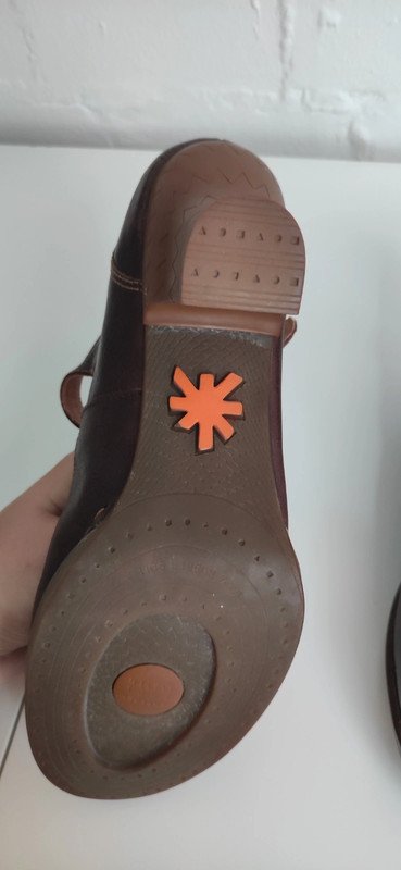 Echtleder Pumps mit T-Steg