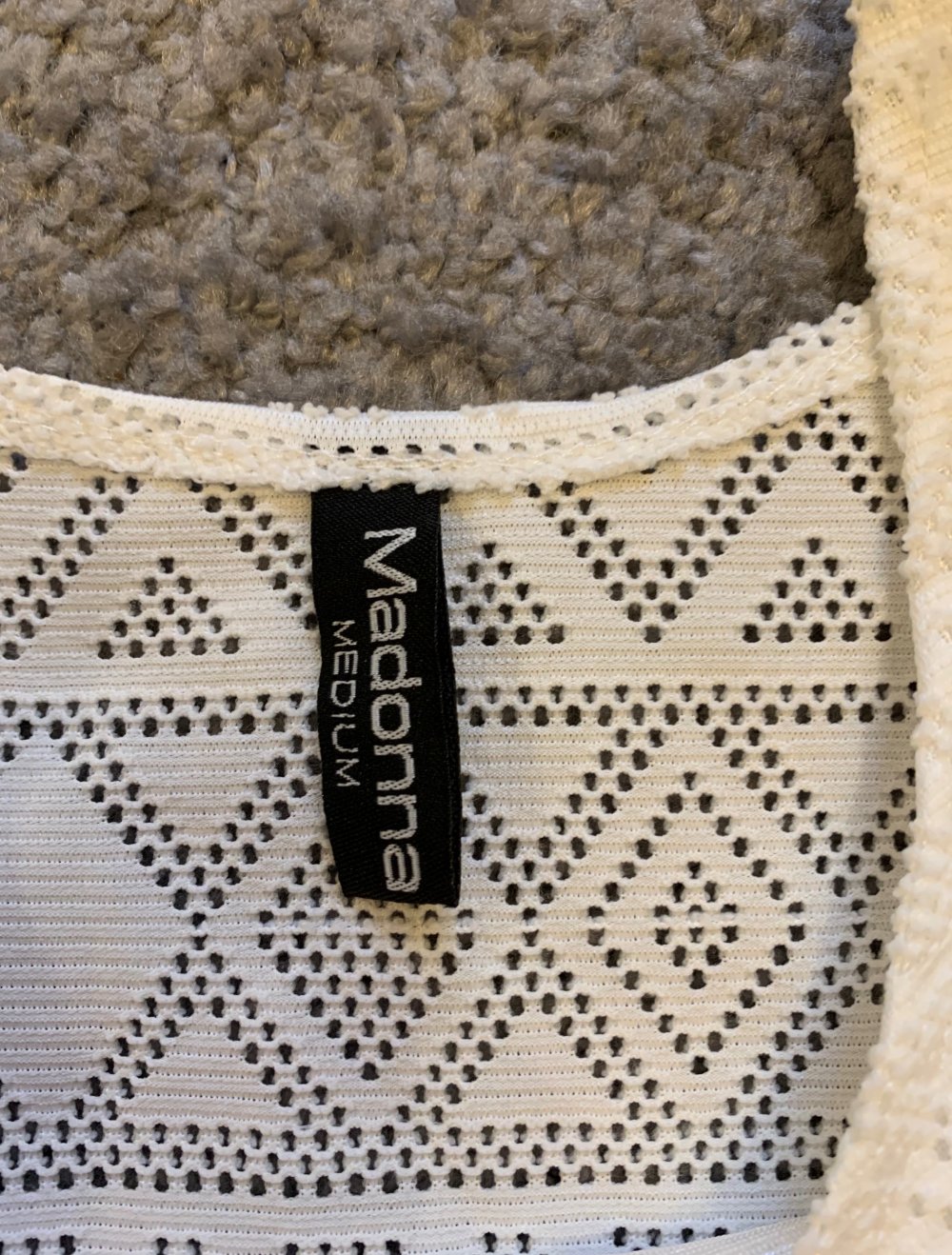 Spitzentop mit Fransen