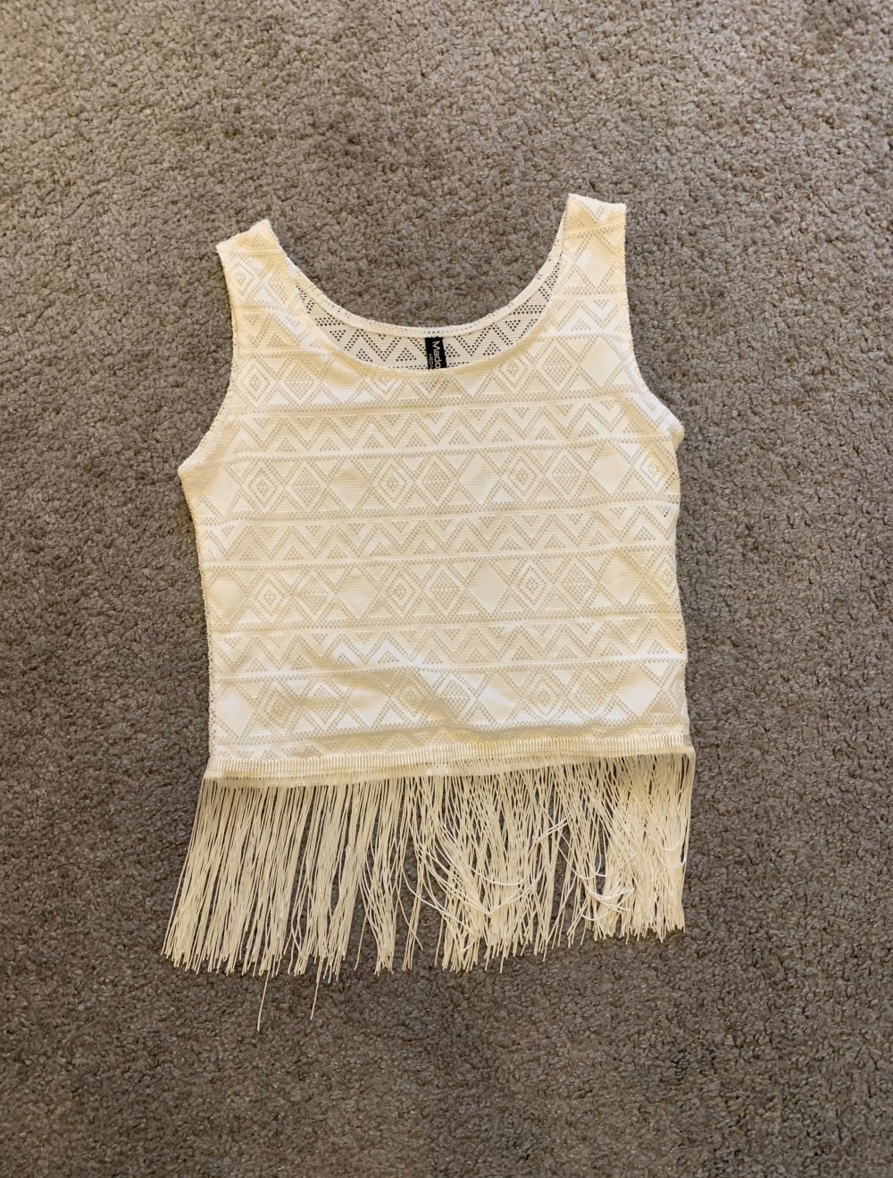 Spitzentop mit Fransen