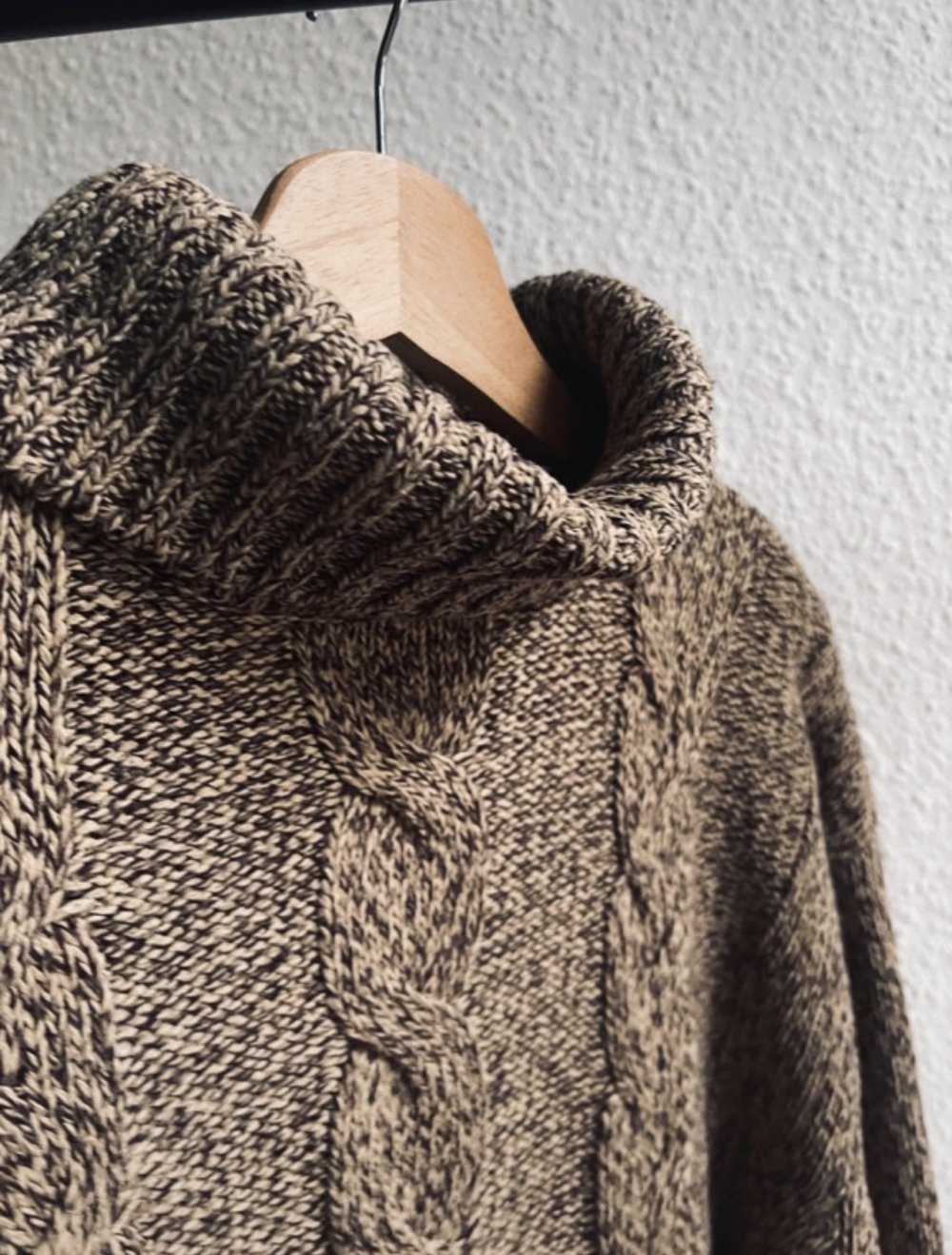 Rollkragenpullover in Braun melliert